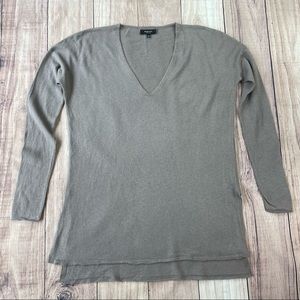 Aritzia Babaton Linen Blend V Neck Sweater